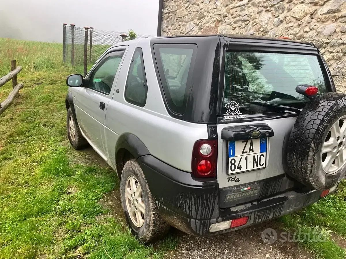 Usata Land Rover Freelander 111 CV (81 kW) 2002 Grigio SUV