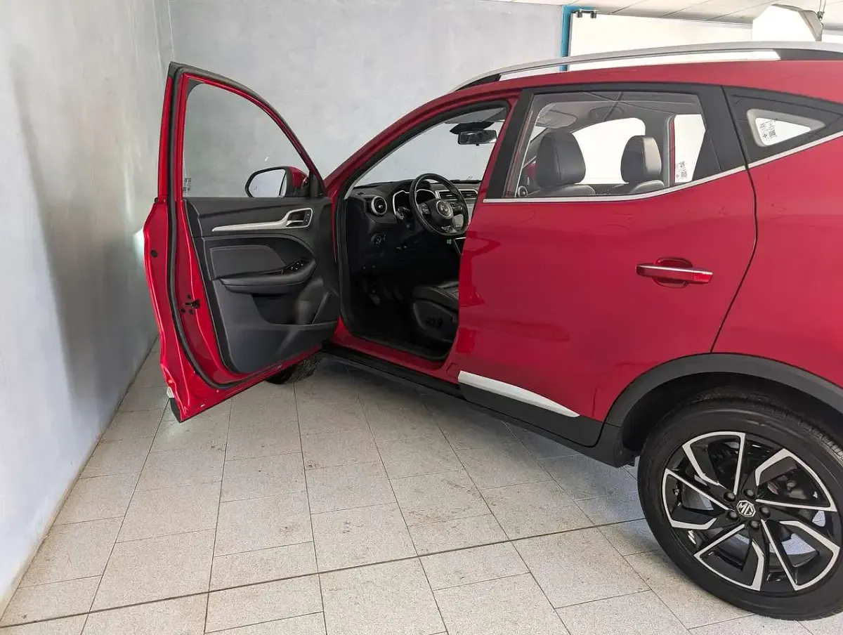 Usata MG ZS Comfort 106 CV (77 kW) 2023 Rosso SUV