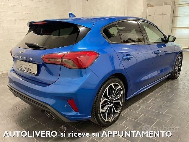 Usata Ford Focus ST-Line 120 CV (88 kW) 2018 Blu Berlina