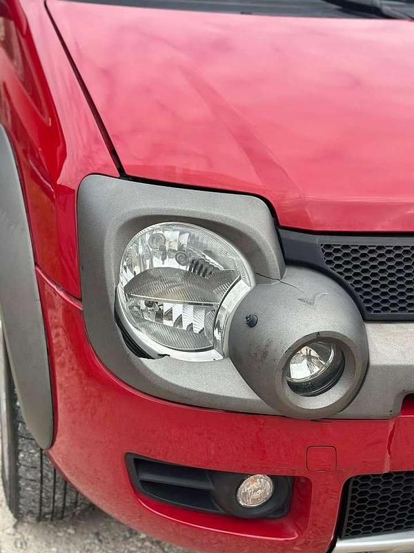 Usata Fiat Panda 4x4 Climbing 75 CV (55 kW) 2011 Rosso Utilitaria