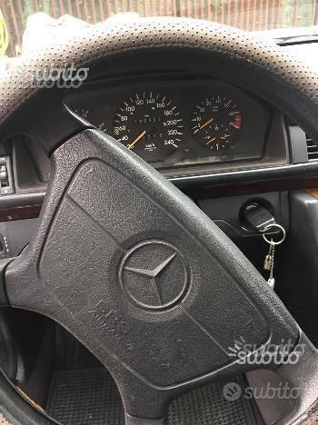 Usato 1995 Mercedes 200 2.0 Benzin 130 CV (4.900 €)