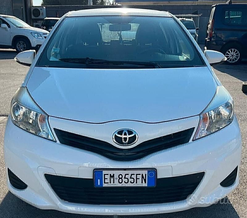 Usata Toyota Yaris 2012 Bianco Utilitaria