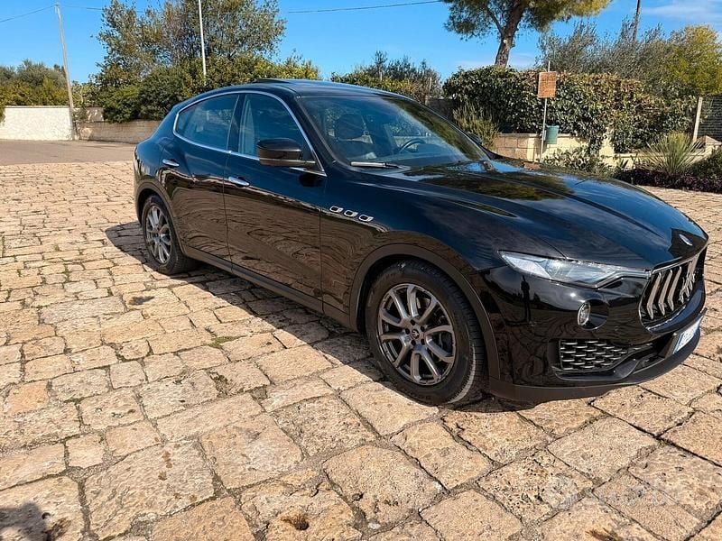 Usata Maserati GranSport 274 CV (201 kW) 2020 Nero Station wagon