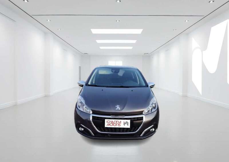 Usata Peugeot 208 Signature Sky 102 CV (75 kW) 2019 Grigio Utilitaria