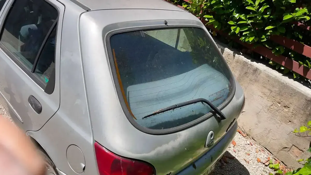 Usata Ford Fiesta Ghia 75 CV (55 kW) 1998 Argento Utilitaria