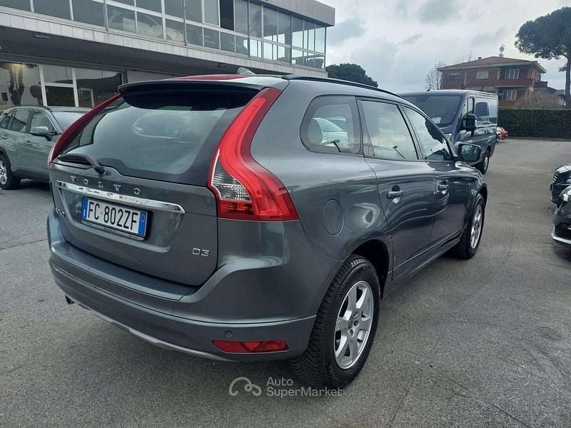 Usado Volvo XC60 Kinetic 150 HP (110 kW) 2016 Cinzento SUV