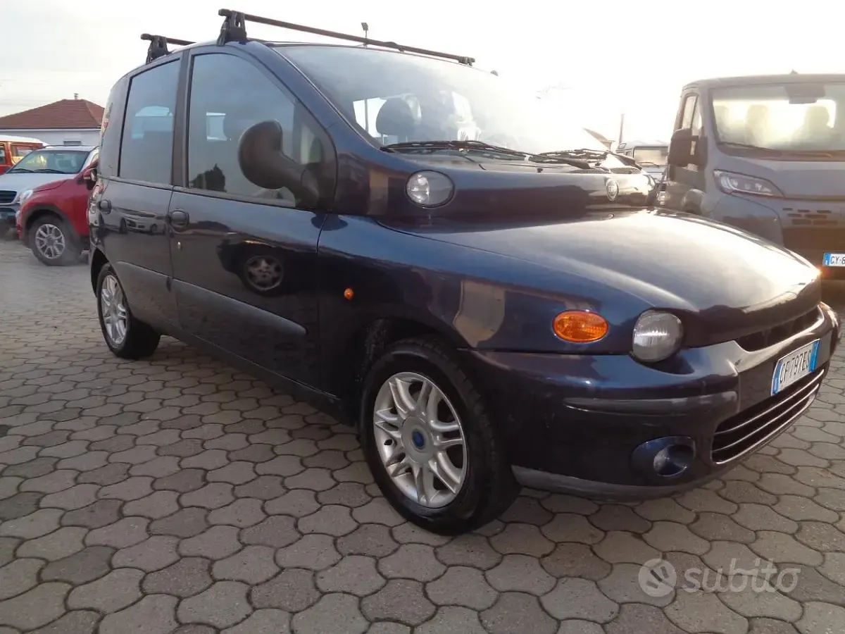 Usata Fiat Multipla 110 CV (80 kW) 2003 Bluazzurro Monovolume