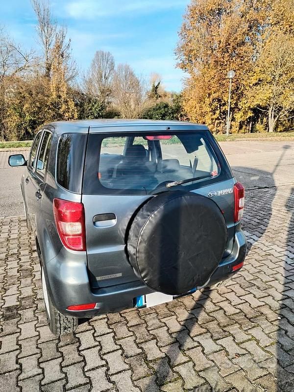 Usata Daihatsu Terios 86 CV (63 kW) 2006 Grigio SUV