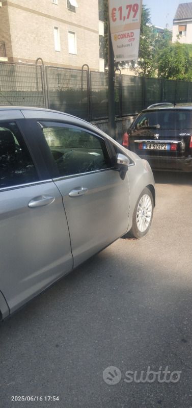 Usata Ford B-MAX Titanium 95 CV (69 kW) 2013 Grigio Monovolume