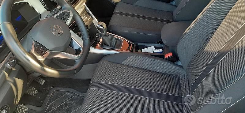 Usata VW T-Roc Life 110 CV (80 kW) 2023 Verde SUV