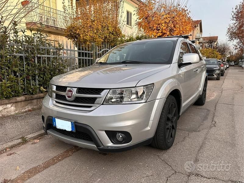 Usata Fiat Freemont Lounge 231 CV (169 kW) 2014 Grigio SUV