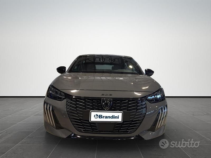 Usata Peugeot 208 GT 114 kW (156 CV) 2025 Grigio selenium Utilitaria