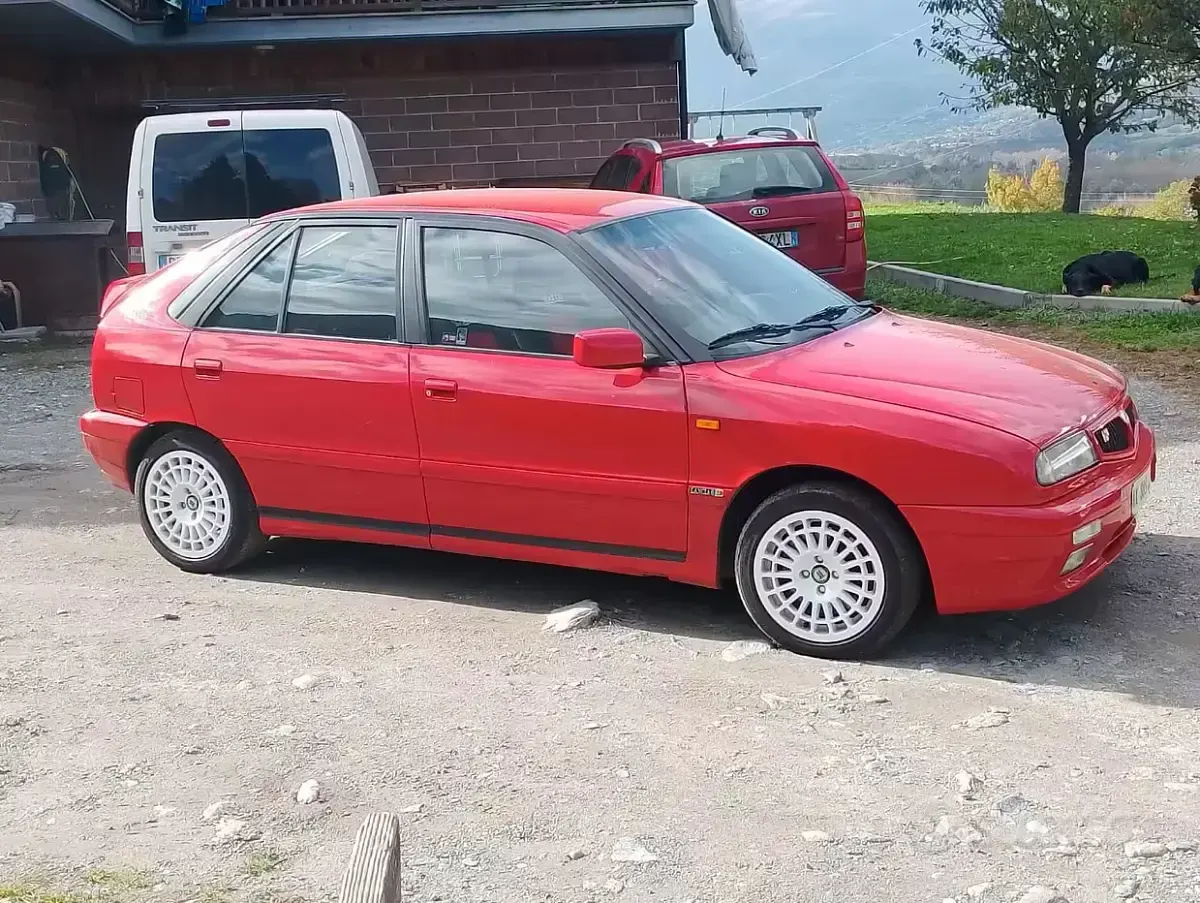 Usata Lancia Delta 1996 Rosso Utilitaria