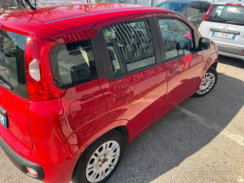 Usata Fiat Panda 69 CV (50 kW) 2012 Rosso Utilitaria
