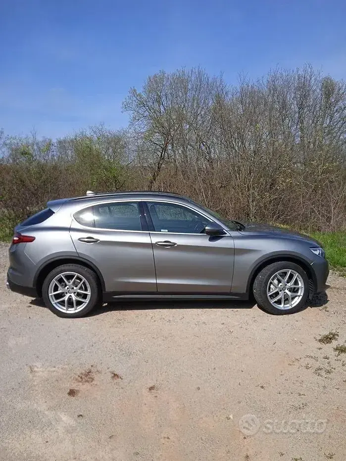 Usata Alfa Romeo Stelvio 210 CV (154 kW) 2017 Grigio SUV