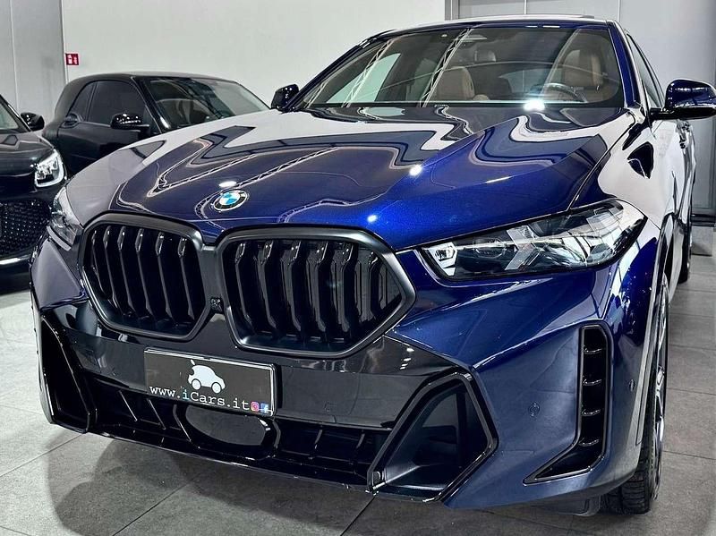 Blu/azzurro Usata 2023 BMW X6 M Sport SUV | 77.900 € (Buon prezzo) - Immagine 1/4