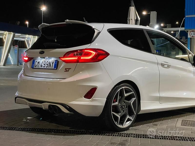 Usata Ford Fiesta Performance Edition 200 CV (147 kW) 2018 Bianco Berlina