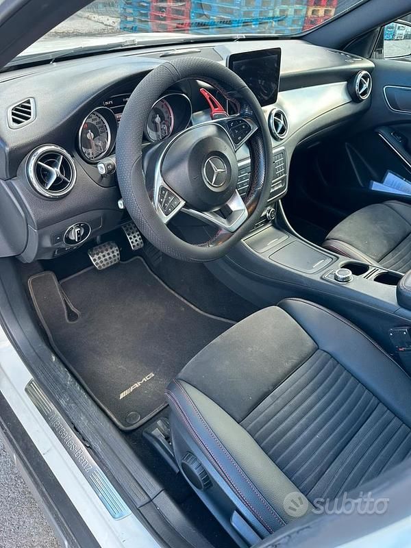 Usata Mercedes GLA200 136 CV (100 kW) 2016 Bianco SUV