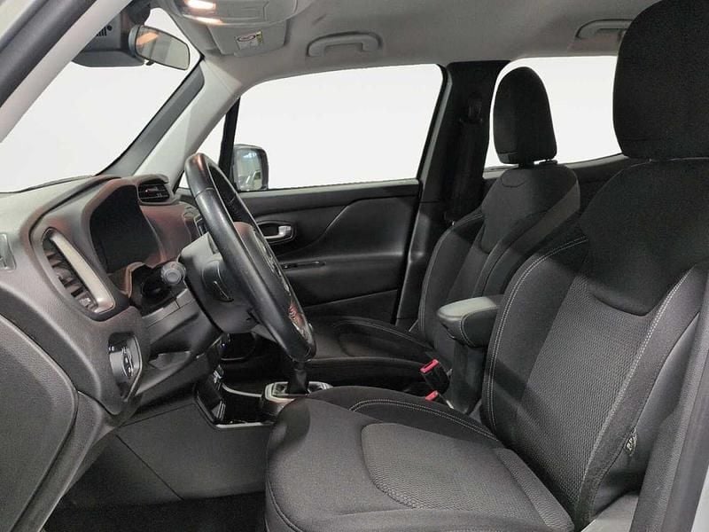 Begagnad Jeep Renegade Limited 120 HK (88 kW) 2019 Grå SUV