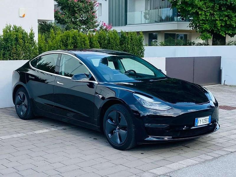 Nero Usata 2019 Tesla Model 3 Standard Range Berlina | 20.900 € (Ottimo prezzo) - Immagine 1/4