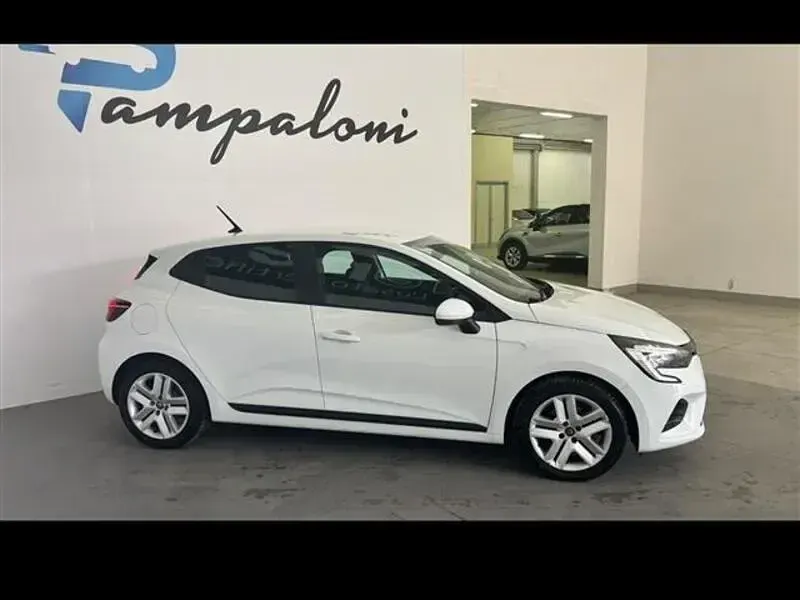 Usata Renault Clio Zen 140 CV (102 kW) 2022 Bianco Utilitaria