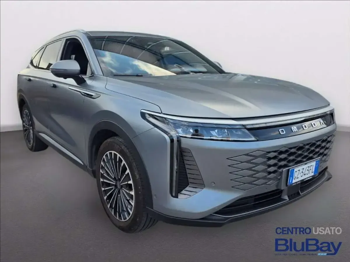 Usata Omoda 9 537 CV (394 kW) 2025 Argento SUV