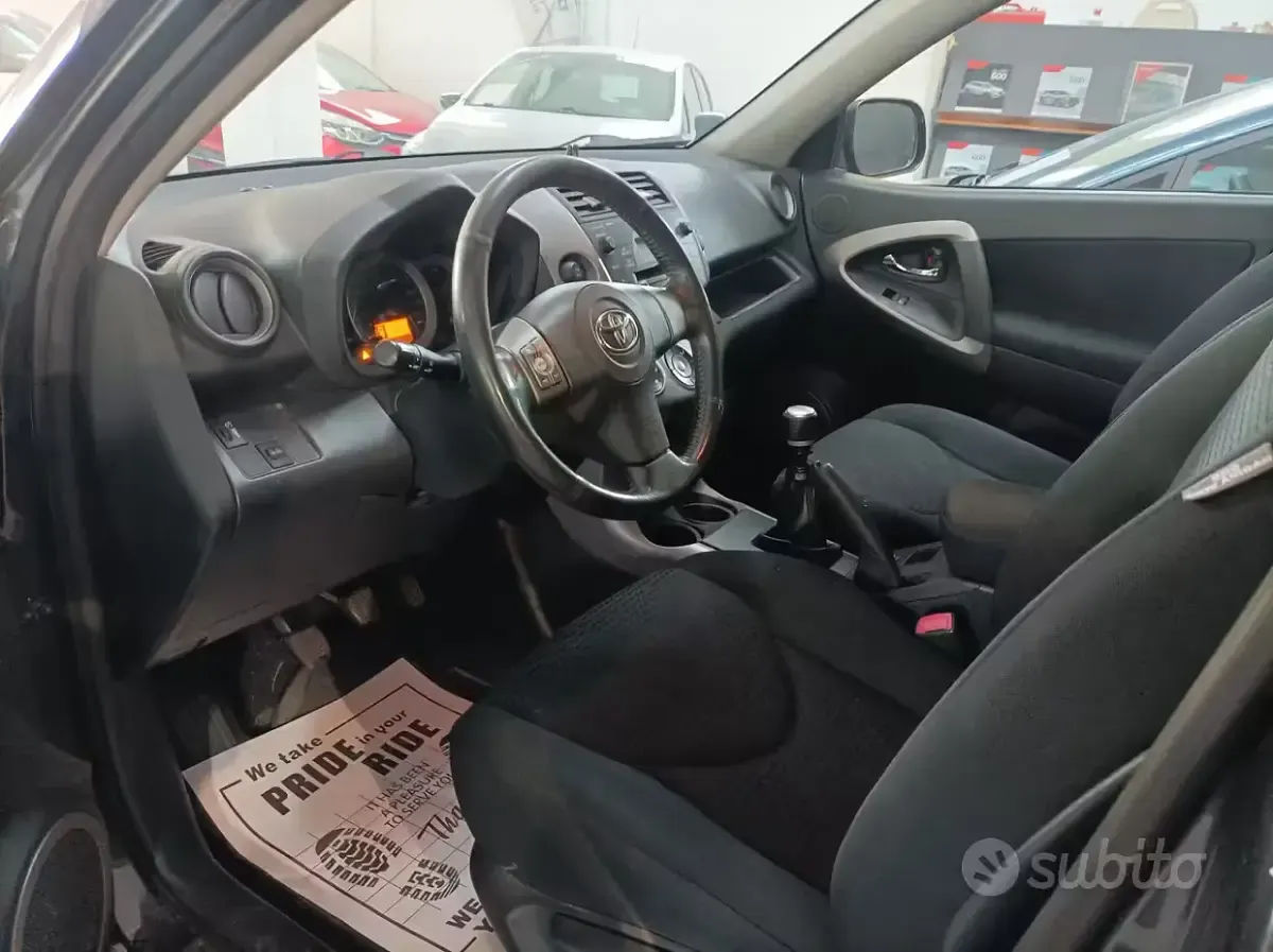 Usata Toyota RAV4 177 CV (130 kW) 2008 Grigio SUV