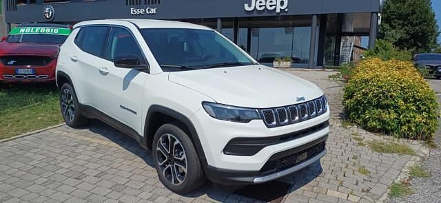 Bianco Nuova 2025 Jeep Compass Altitude SUV | 31.900 € - Immagine 1/4