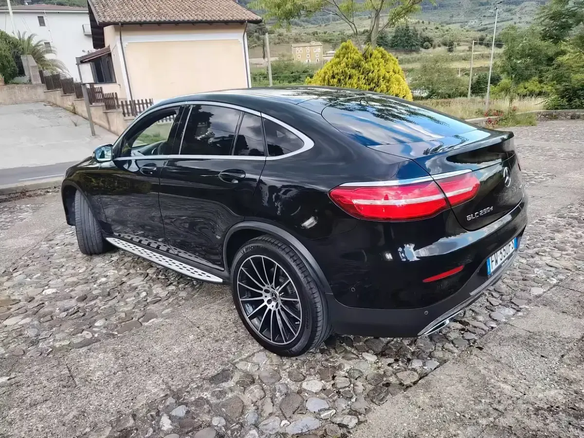 Usata Mercedes GLC250 Premium 204 CV (150 kW) 2019 Nero SUV