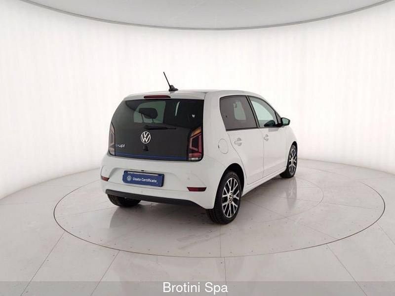 Usata VW e-up! 61 kW (83 CV) 2021 Bianco pastello Utilitaria
