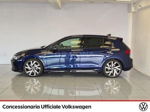 Usata VW Golf VIII R-line 150 CV (110 kW) 2024 Azzurro Utilitaria