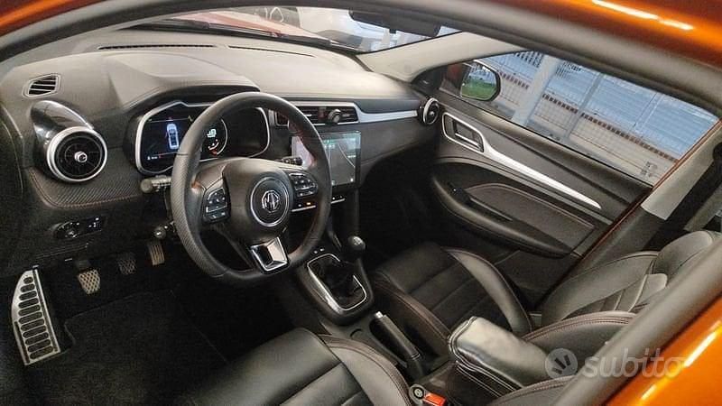 Usata MG ZS Luxury 106 CV (77 kW) 2024 Arancione SUV