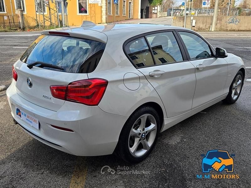 Usata BMW 118 Sport Line 150 CV (110 kW) 2019 Bianco Utilitaria