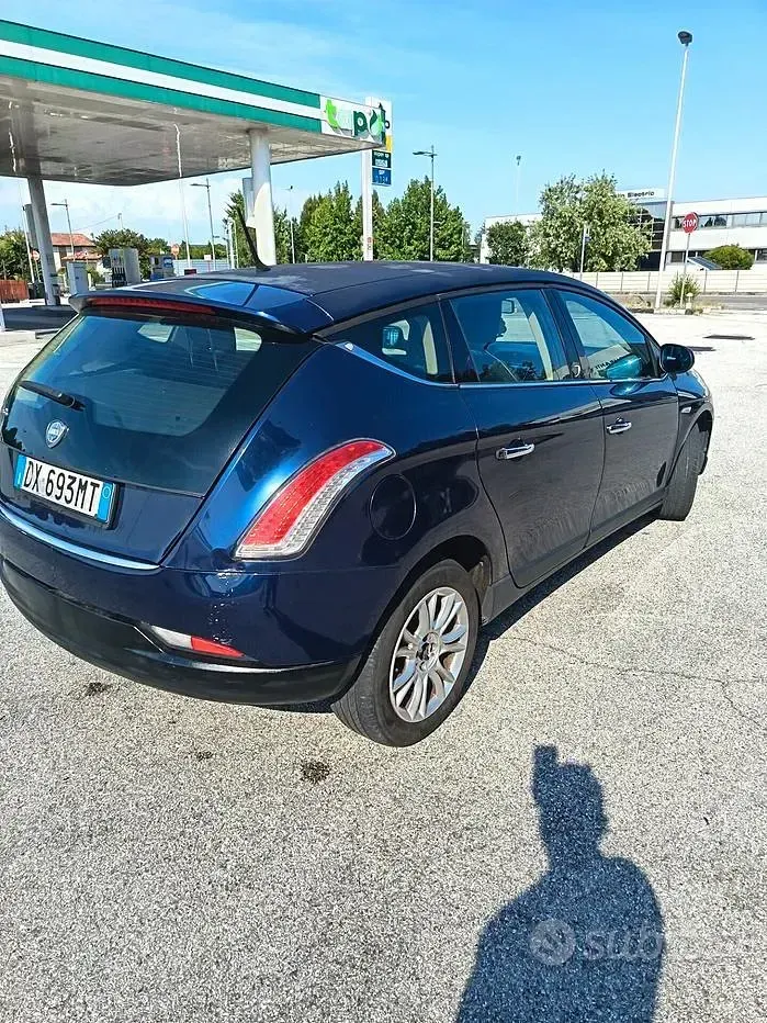 Usata Lancia Delta 120 CV (88 kW) 2009 Bluazzurro Utilitaria