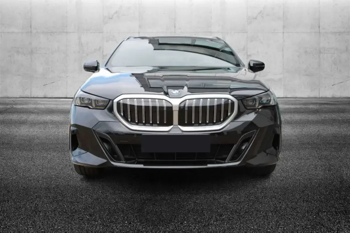 Usata BMW 520 M Sport 197 CV (144 kW) 2025 Nero Station wagon