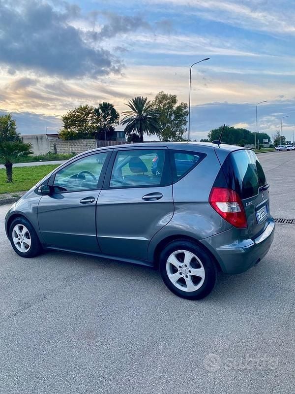 Usata Mercedes A180 Avantgarde 109 CV (80 kW) 2010 Nero Berlina