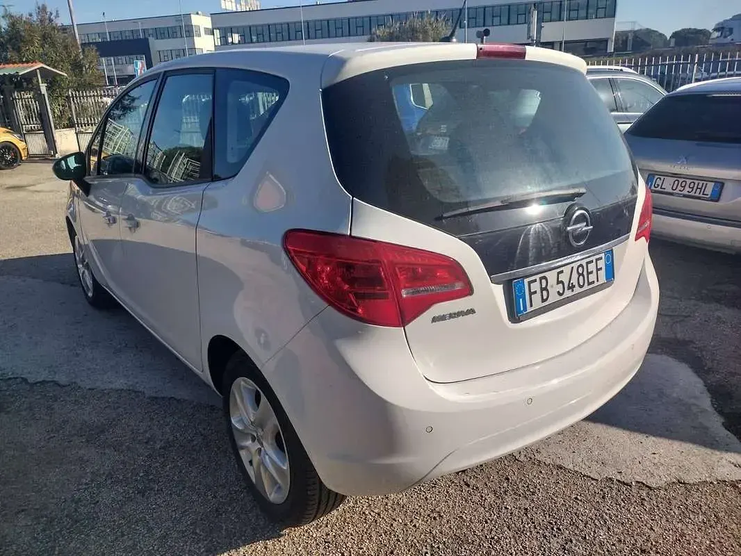 Usata Opel Meriva 101 CV (74 kW) 2016 Bianco Monovolume