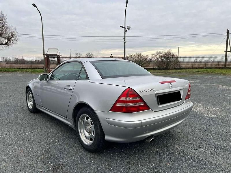 Usata Mercedes SLK200 163 CV (119 kW) 2001 Argento Cabrio