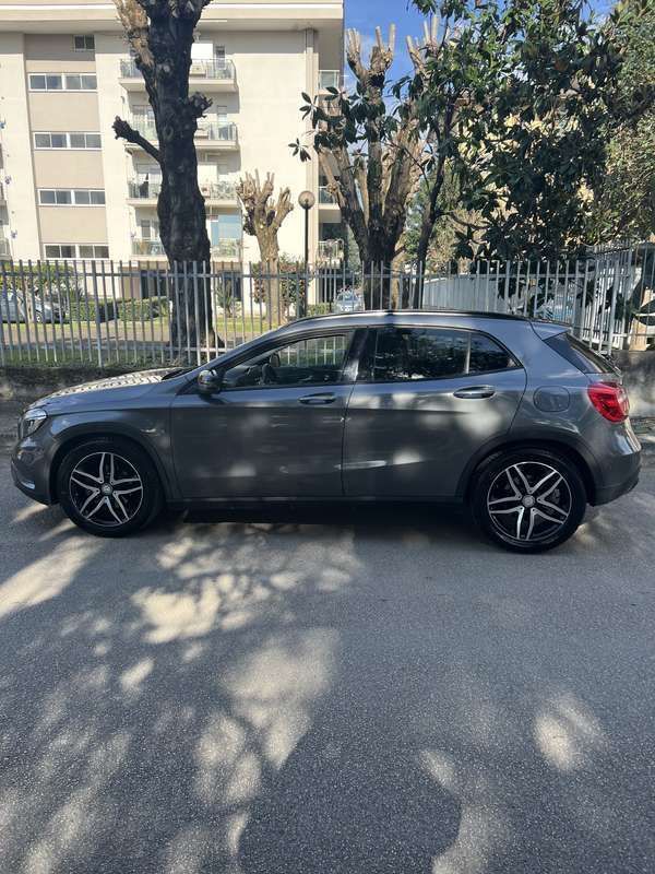 Usata 2014 Mercedes GLA200 SUV | 11.000 € (Ottimo prezzo) - Immagine 1/4