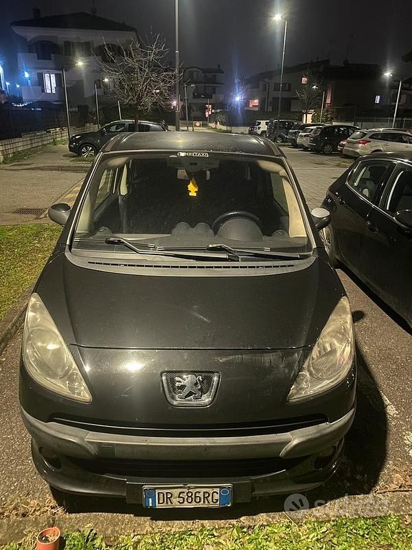 Usata Peugeot 1007 88 CV (64 kW) 2008 Monovolume