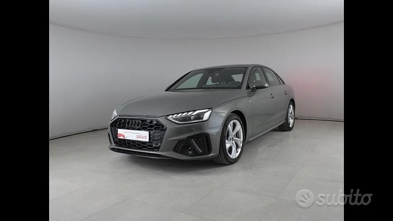 Nuova Audi A4 S-Line 2025 Grigio Berlina