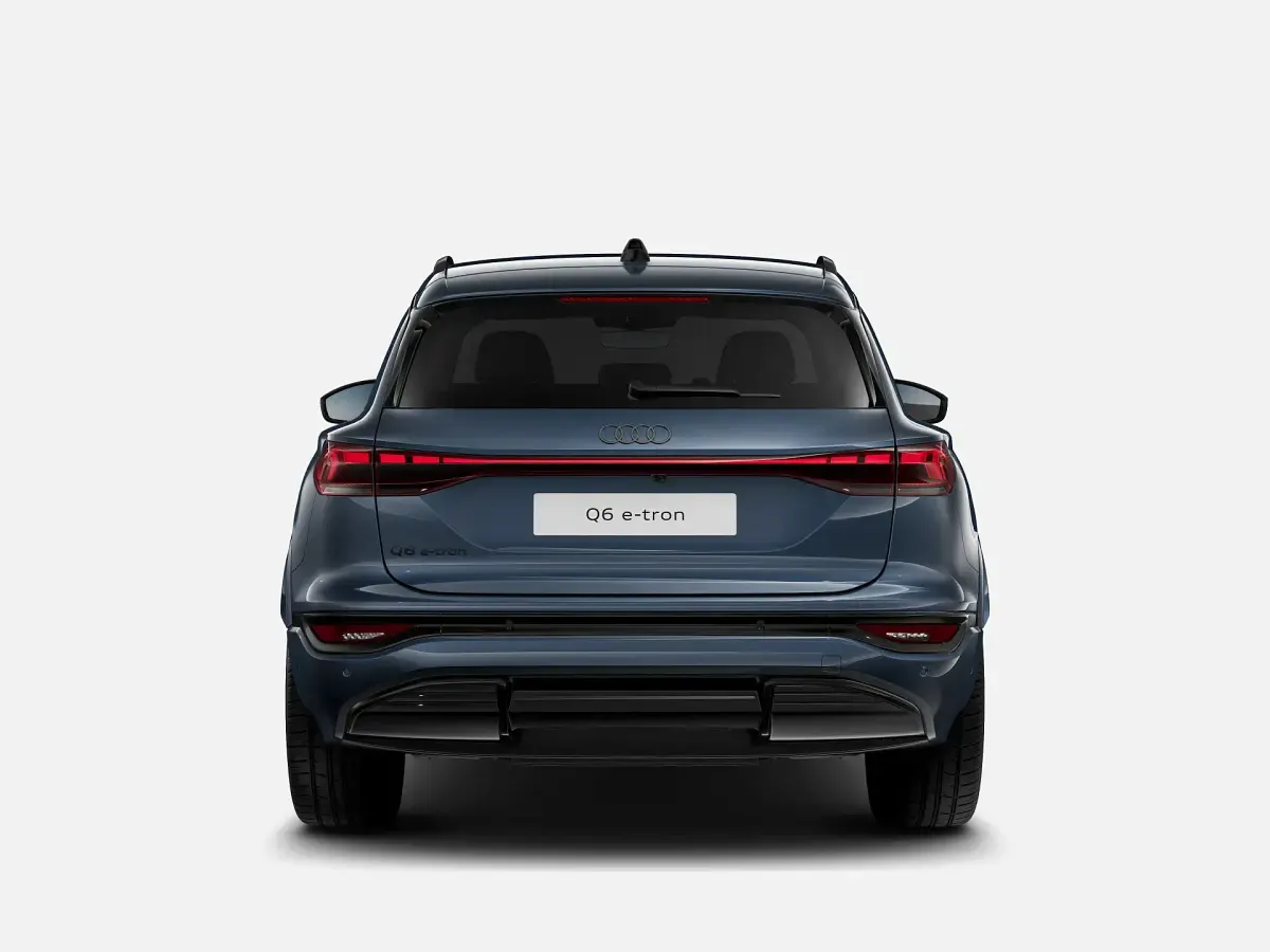 Nuova Audi Q6 e-tron S-Line 119 kW (163 CV) 2026 Blu plasma metallizzato SUV