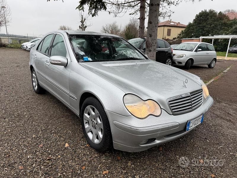 Usata Mercedes C230 Elegance 217 CV (159 kW) 2003 Grigio Berlina