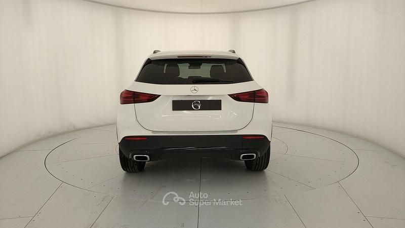 Nuova Mercedes GLA200 150 CV (110 kW) 2026 Bianco SUV