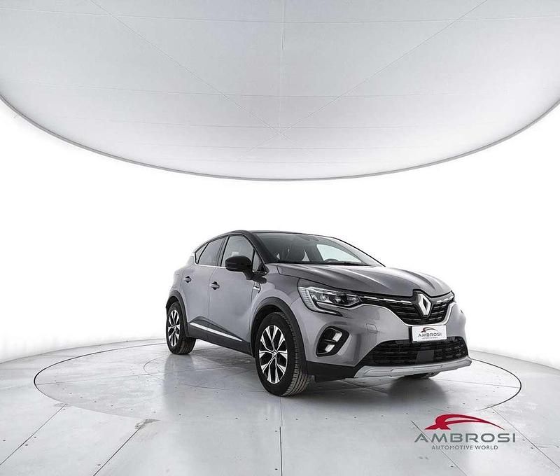Usata Renault Captur Techno 101 CV (74 kW) 2023 Grigio SUV