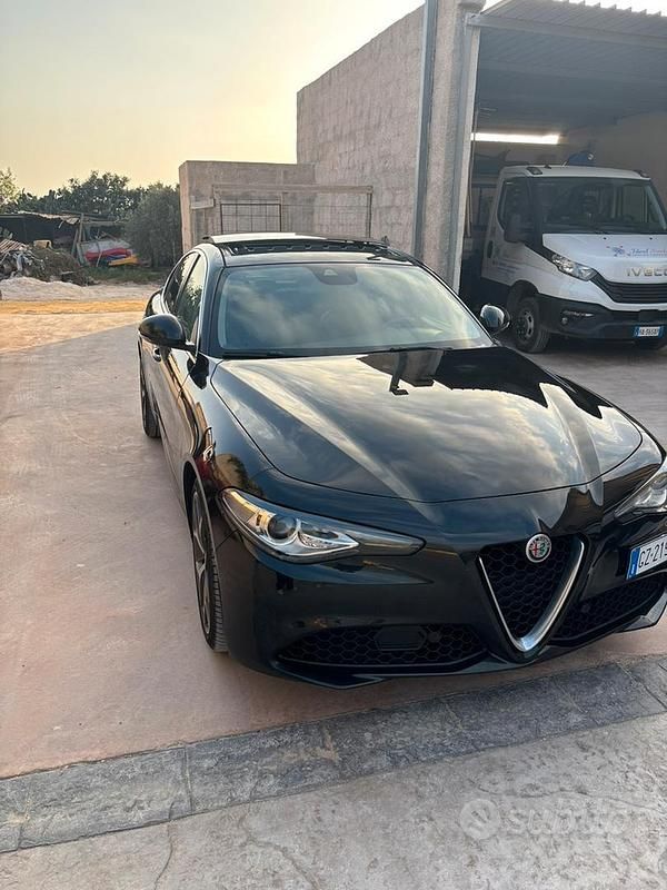 Usata Alfa Romeo Giulia 180 CV (132 kW) 2018 Nero Berlina