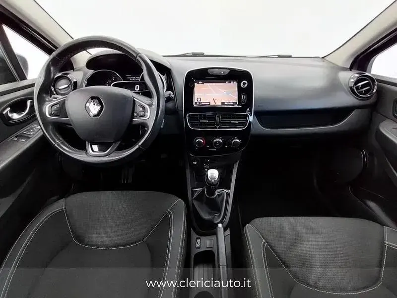 Usata Renault Clio Zen 75 CV (55 kW) 2017 Grigio Station wagon