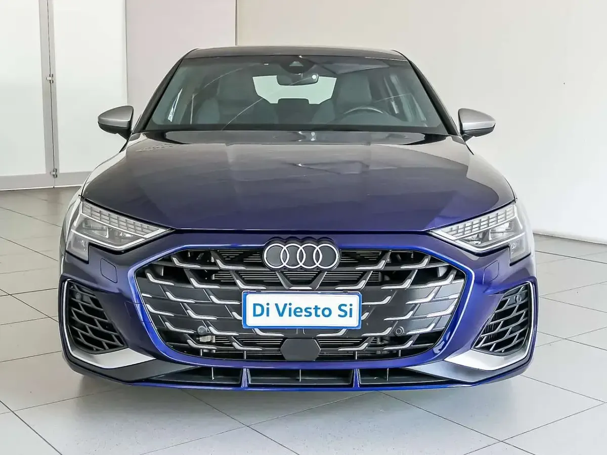Usata Audi S3 333 CV (244 kW) 2024 Blu navarra Berlina