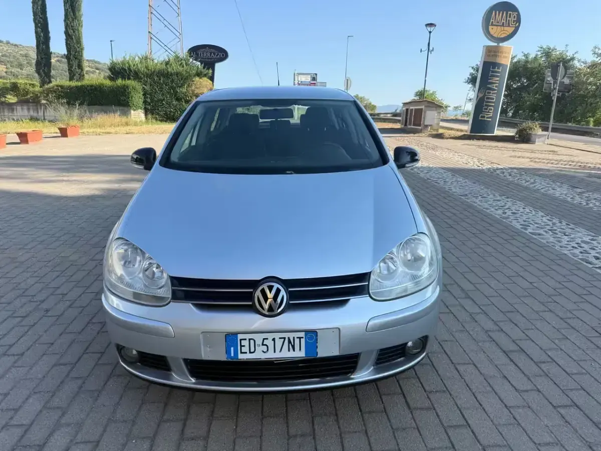 Usata VW Golf IV 105 CV (77 kW) 2006 Argento Berlina