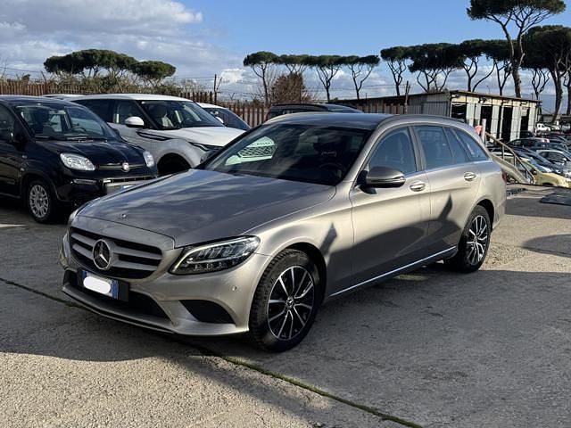 Usata Mercedes C180 Executive 122 CV (89 kW) 2019 Grigio Station wagon